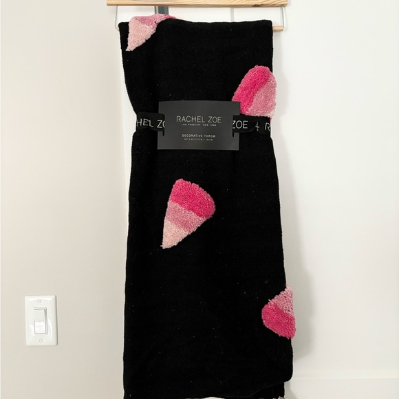 Rachel Zoe Other - NWT 🩷🩷 Rachel Zoe Pink Candy Corn Blanket Throw